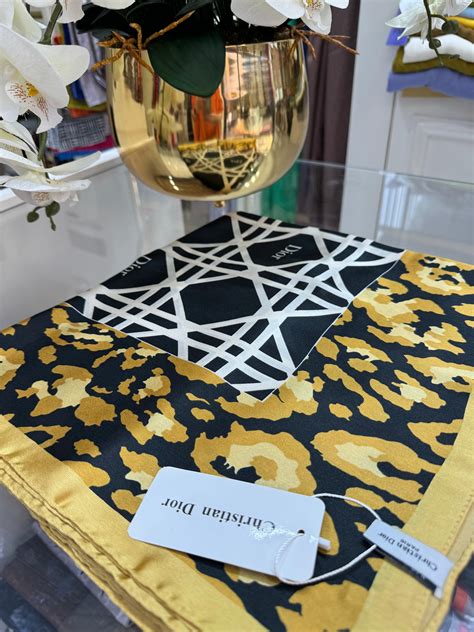 christian dior ipek şal